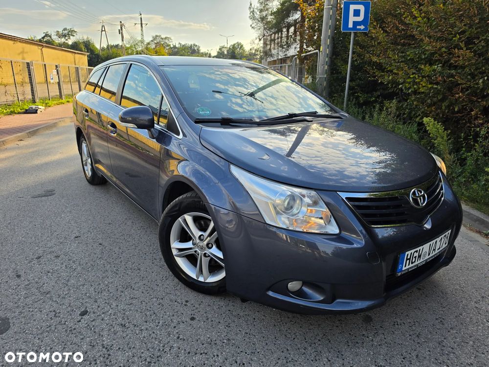 Toyota Avensis 1.8 Comfort - 6