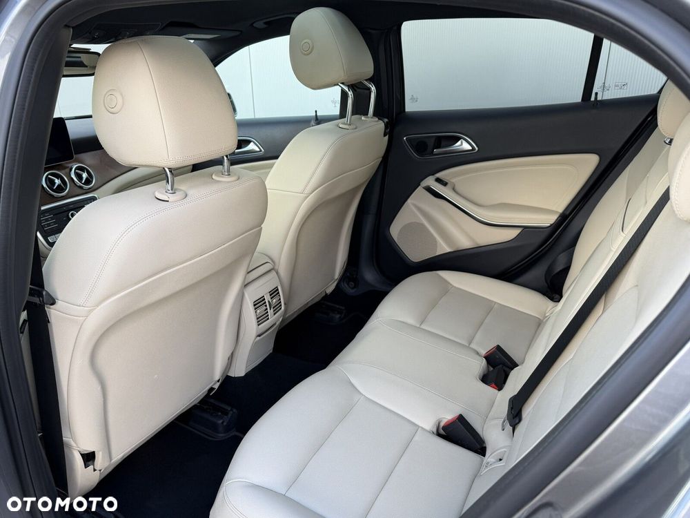Mercedes-Benz GLA 250 4-Matic - 18