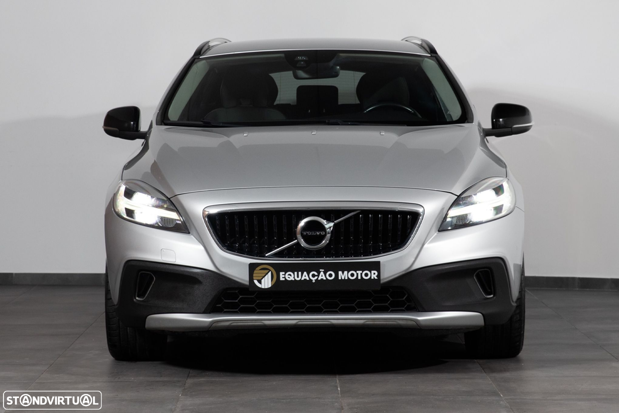 Volvo V40 Cross Country 2.0 D2 Plus - 2