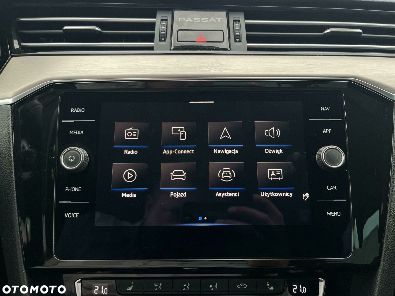 Volkswagen Passat 2.0 TDI Elegance DSG - 20