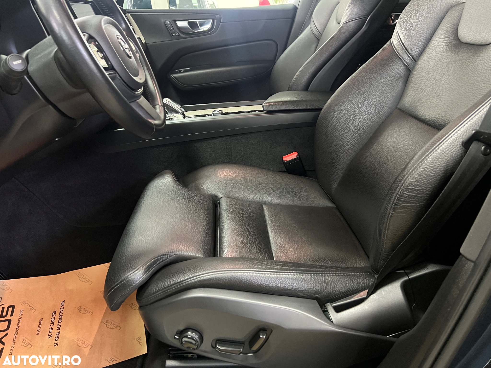 Volvo XC 60 T8 Twin Engine AWD Geartronic Inscription - 22