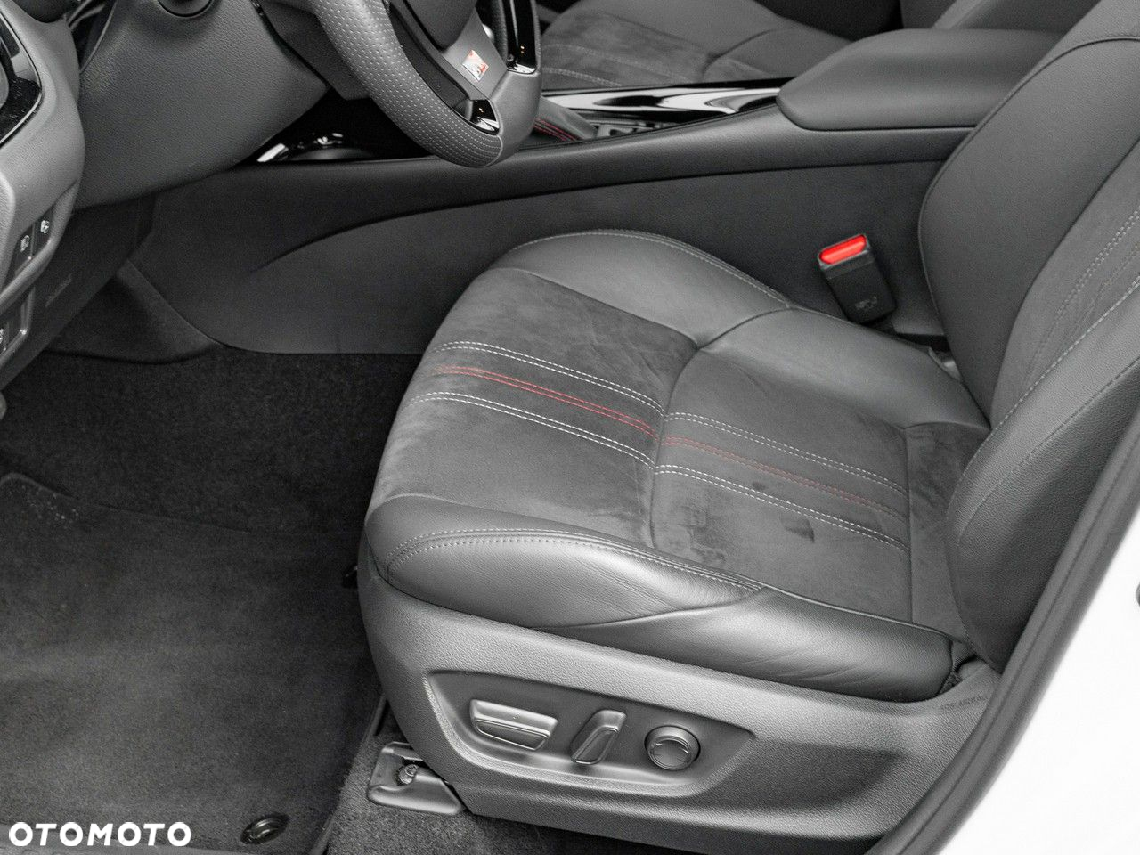 Toyota C-HR 2.0 Hybrid GR Sport - 14