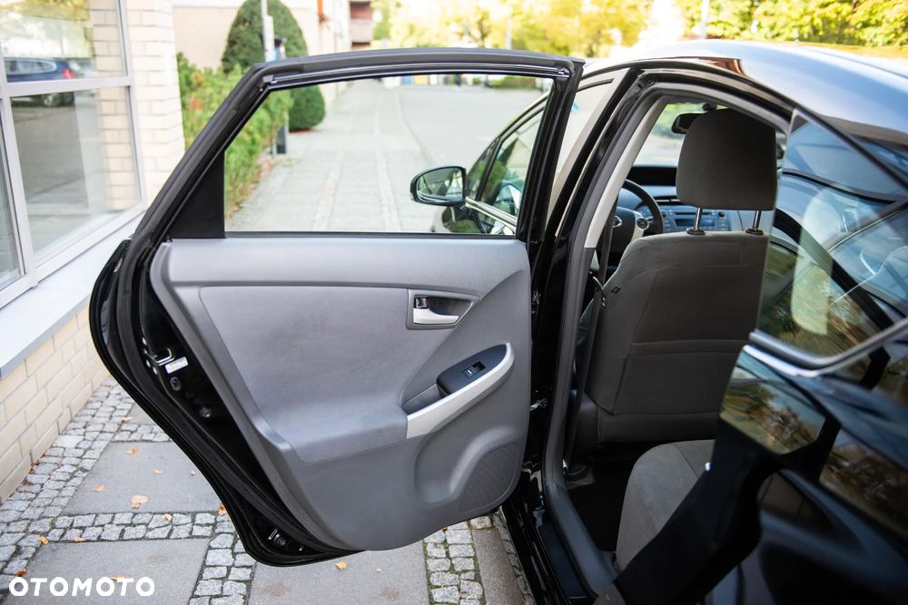 Toyota Prius (Hybrid) Executive - 20