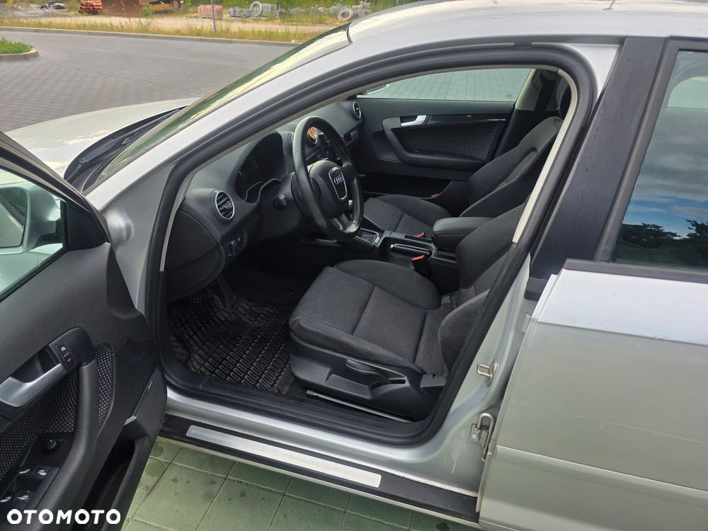 Audi A3 Sportback 2.0 TDI Ambiente - 9