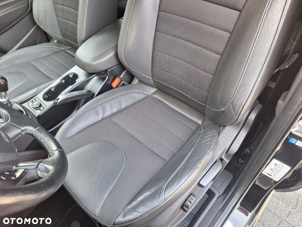 Ford Kuga 2.0 TDCi 2x4 ST-Line - 20