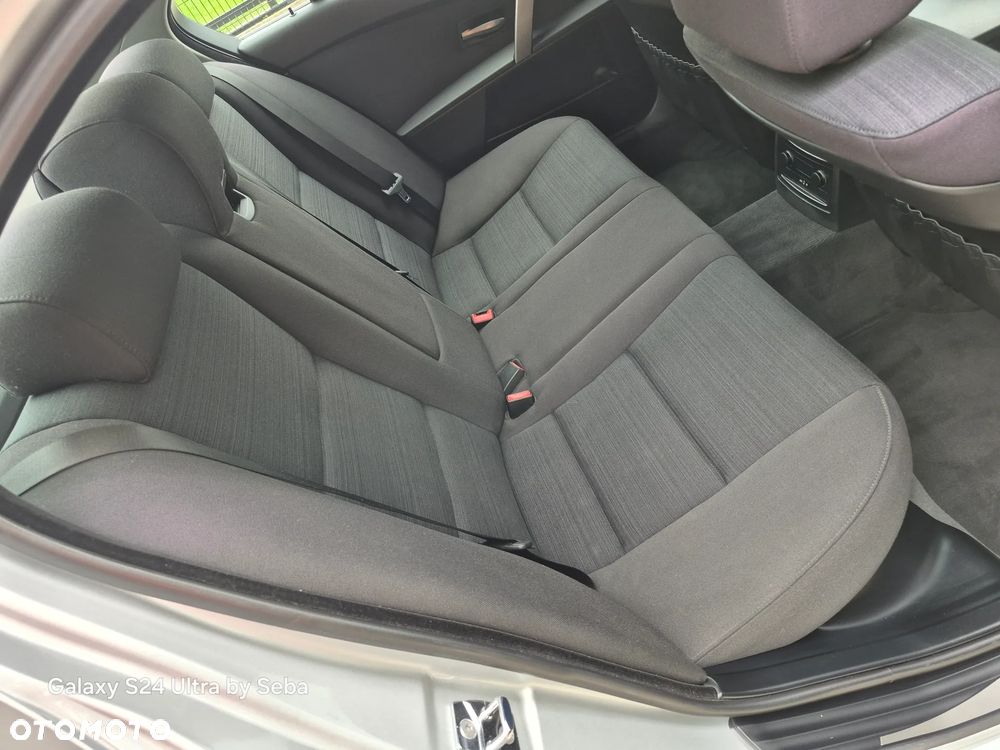 BMW Seria 5 523i - 21