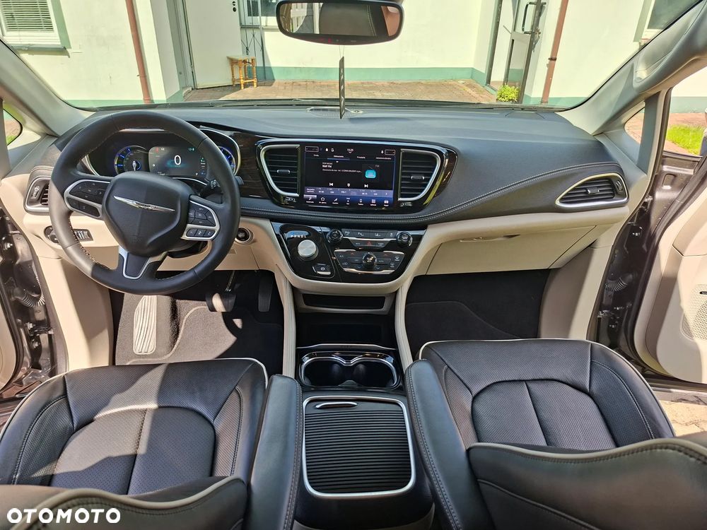 Chrysler Pacifica - 9