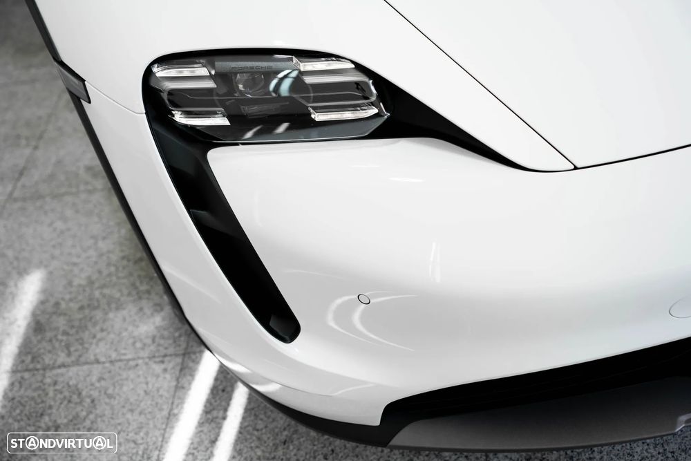 Porsche Taycan Cross Turismo 4 - 15