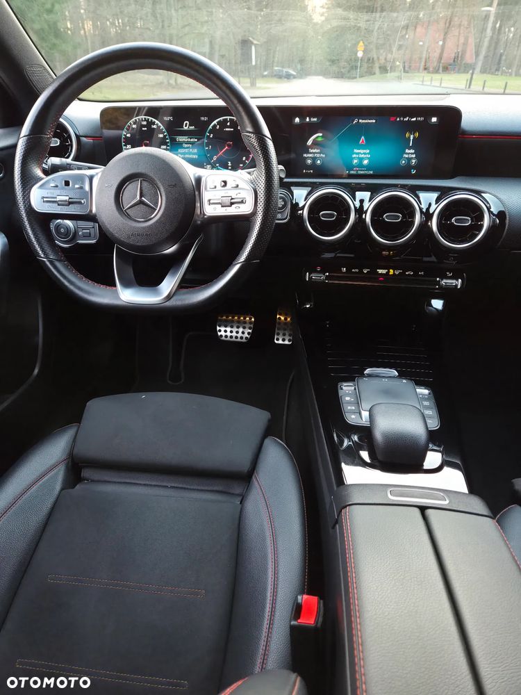 Mercedes-Benz Klasa A 180 AMG Line 7G-DCT - 23
