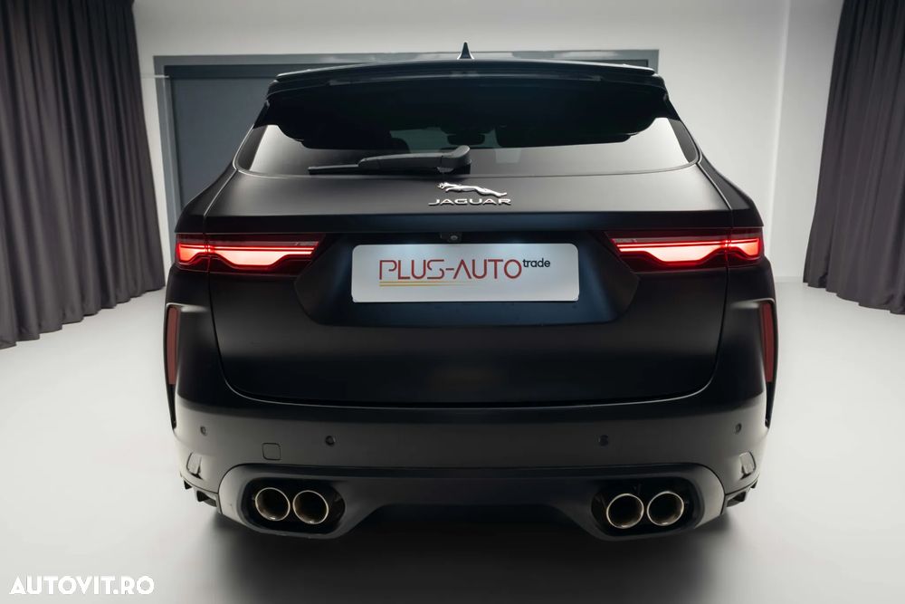 Jaguar F-Pace P550 AWD SVR - 6