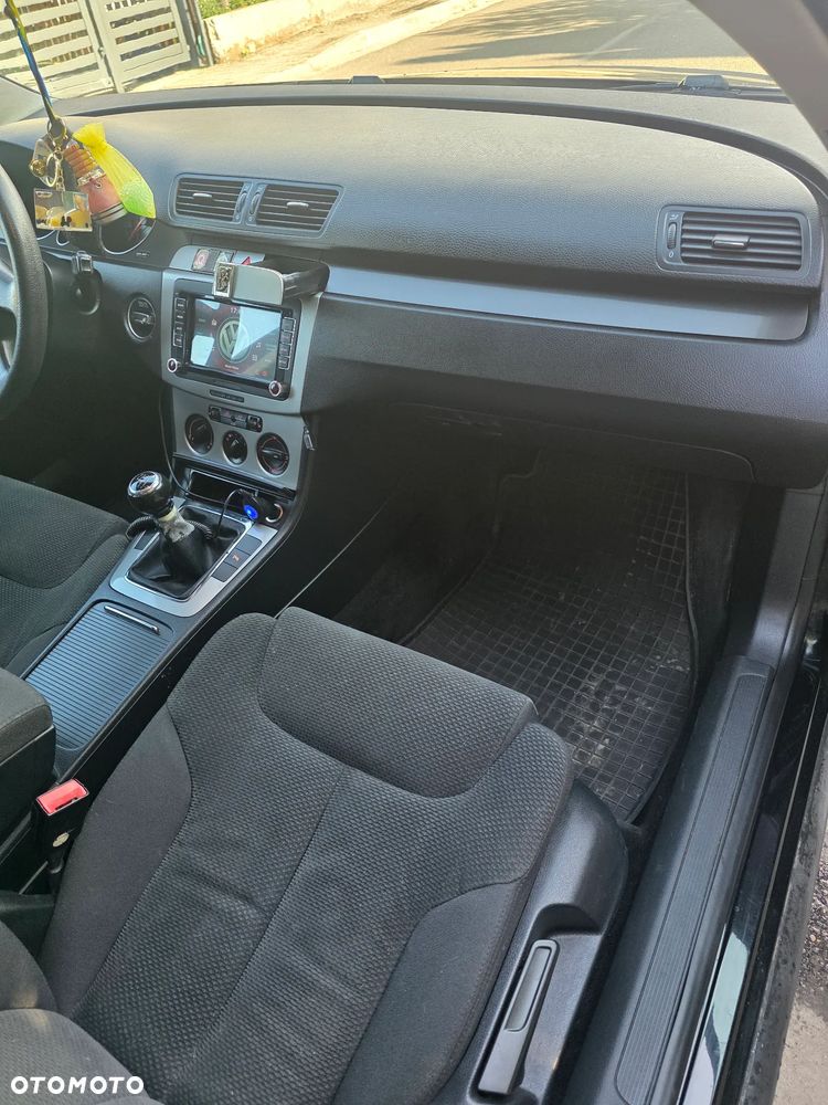 Volkswagen Passat 2.0 TDI Comfortline - 6