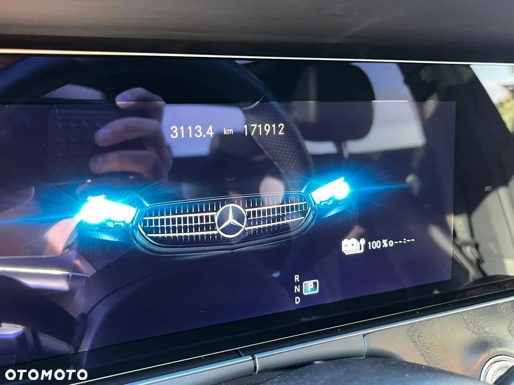 Mercedes-Benz Klasa E 300 de AMG - 10