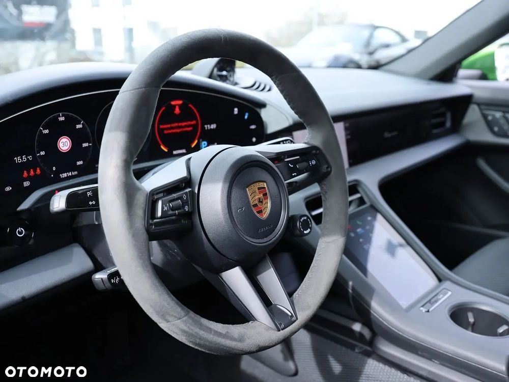Porsche Taycan - 7