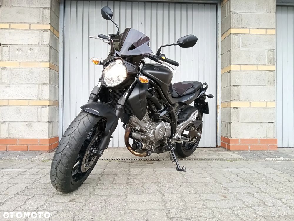 Suzuki Gladius - 3