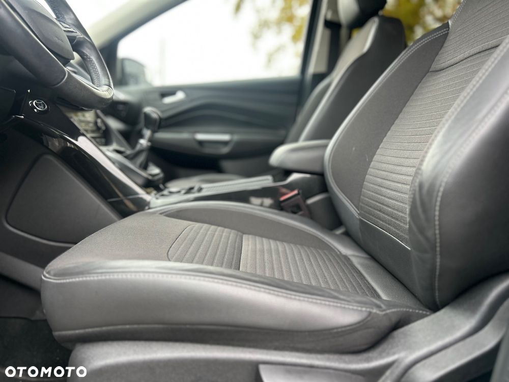 Ford Kuga 1.5 EcoBoost 2x4 Titanium - 19