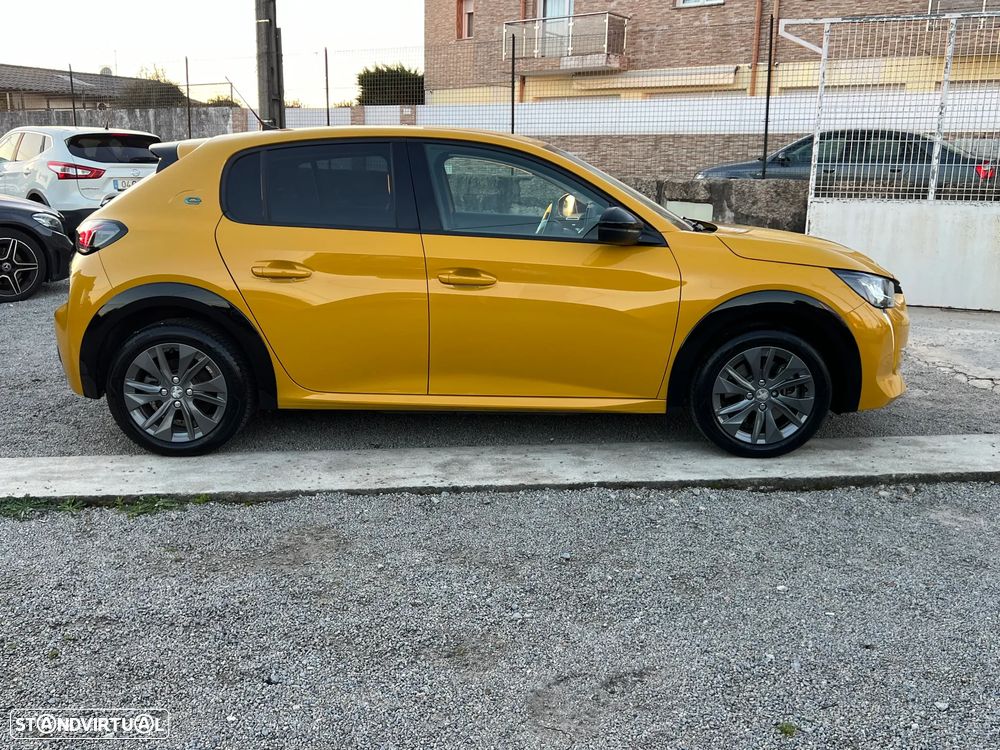 Peugeot e-208 Allure Pack - 5