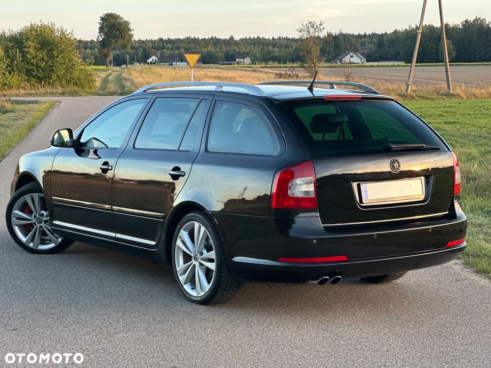 Skoda Octavia 2.0 TDI CR DPF DSG RS - 20