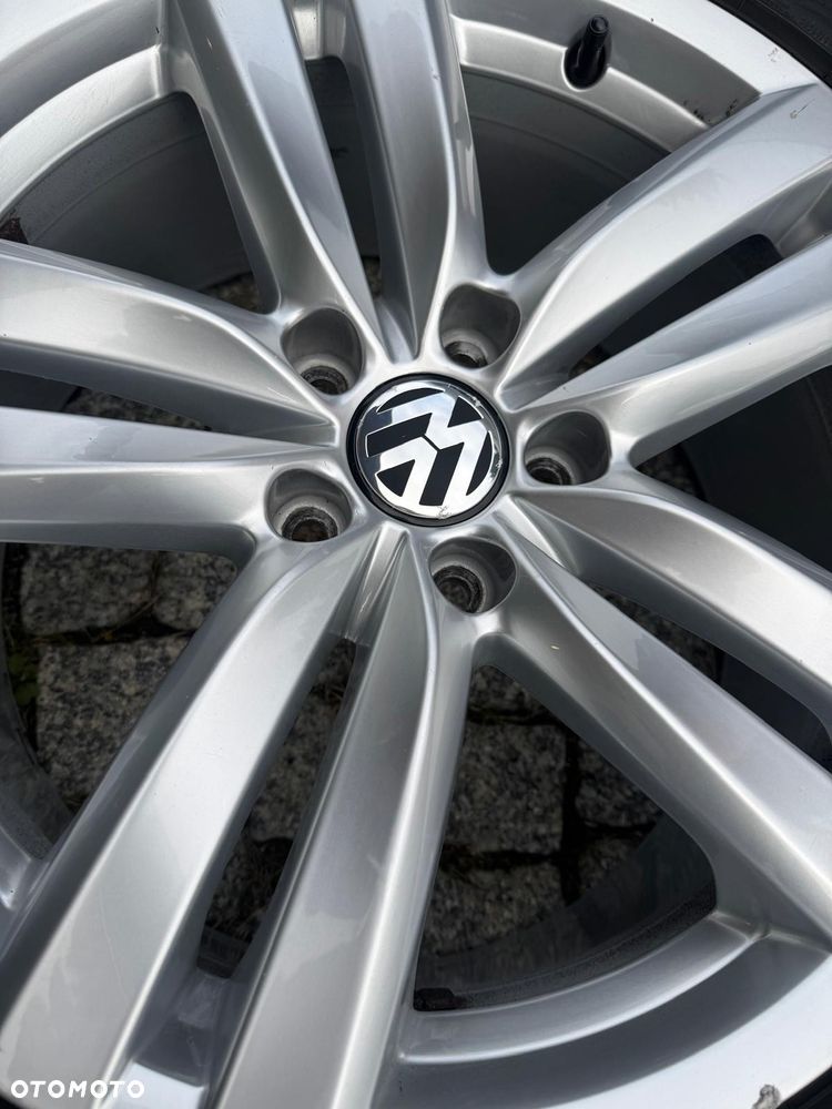 Opony zimowe i felgi Volkswagen - 19