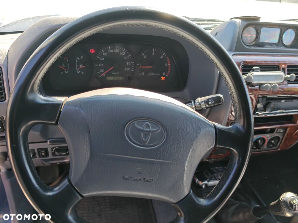 Toyota Land Cruiser - 15
