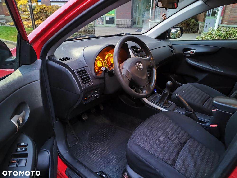 Toyota Corolla 1.6 VVT-i Terra - 23