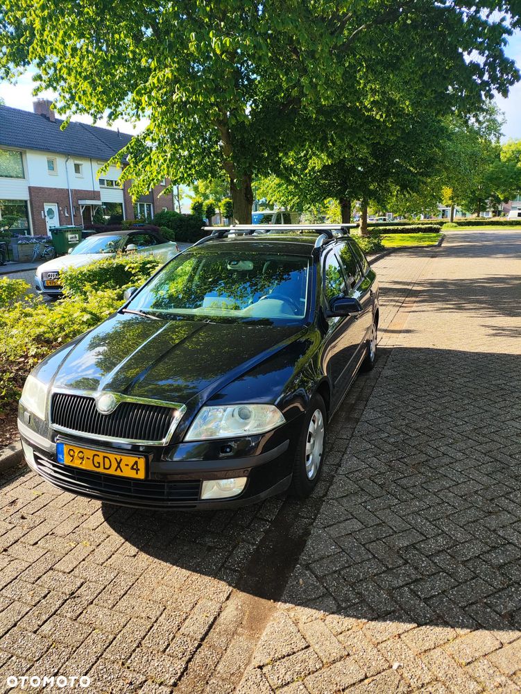 Skoda Octavia 1.6 Elegance - 2