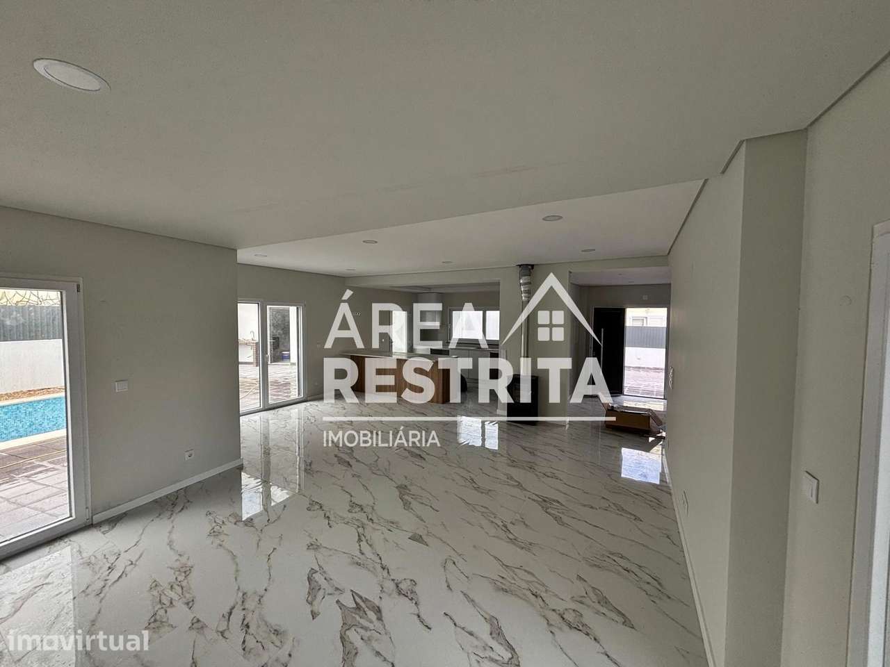 Moradia, 265 m², Azeitão (São Lourenço e São Simão) - Grande imagem: 2/26