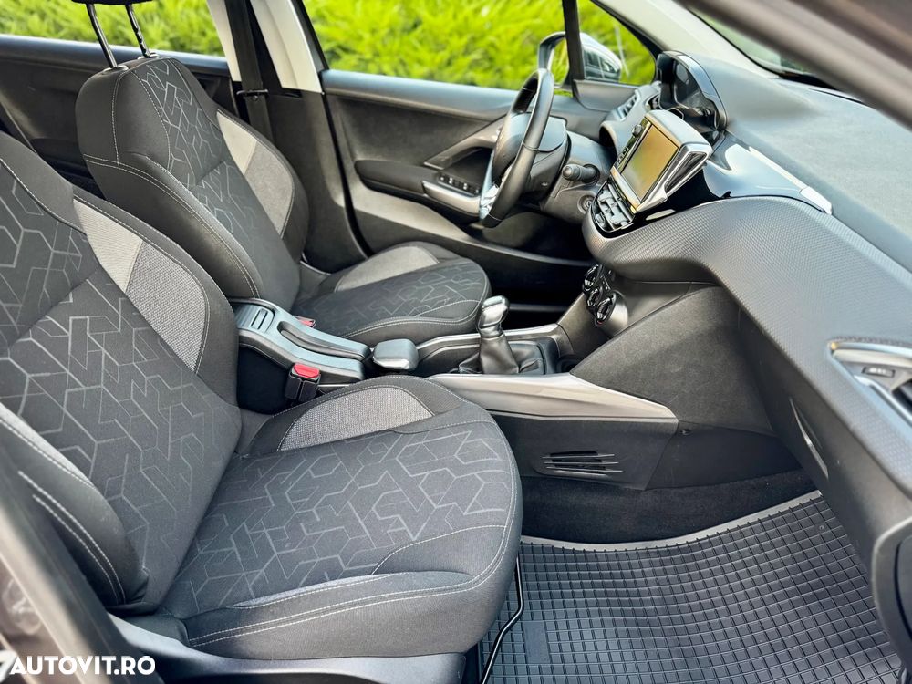 Peugeot 2008 PureTech 82 Style - 19