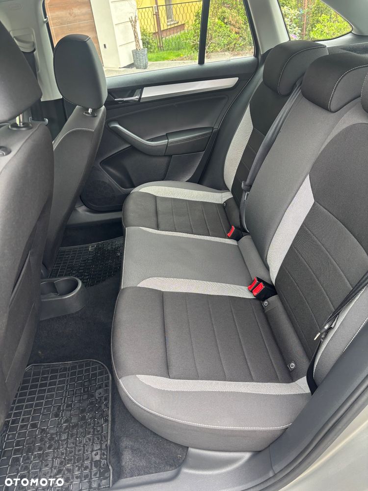 Skoda RAPID Spb 1.0 TSI Style - 10