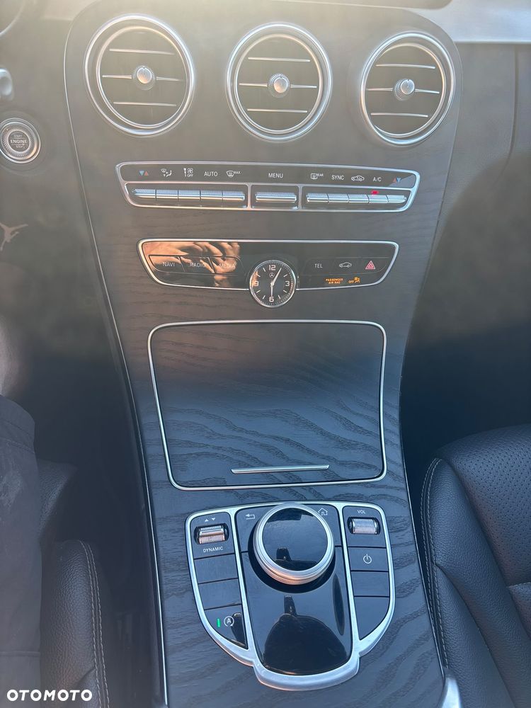 Mercedes-Benz Klasa C 300 9G-TRONIC - 24