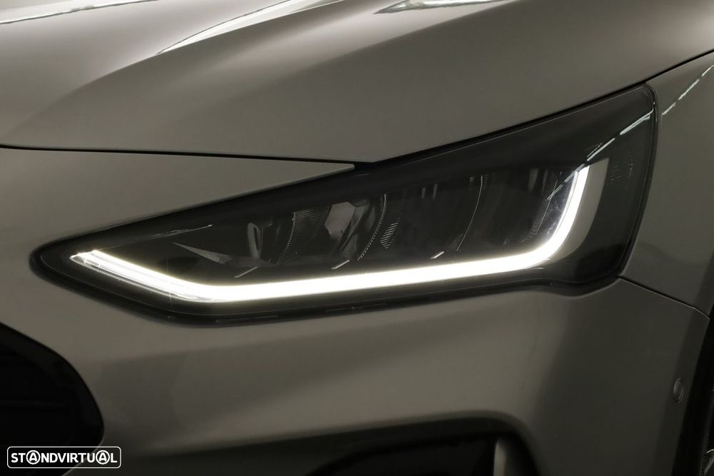 Ford Focus 1.0 EcoBoost MHEV ST-Line X - 6