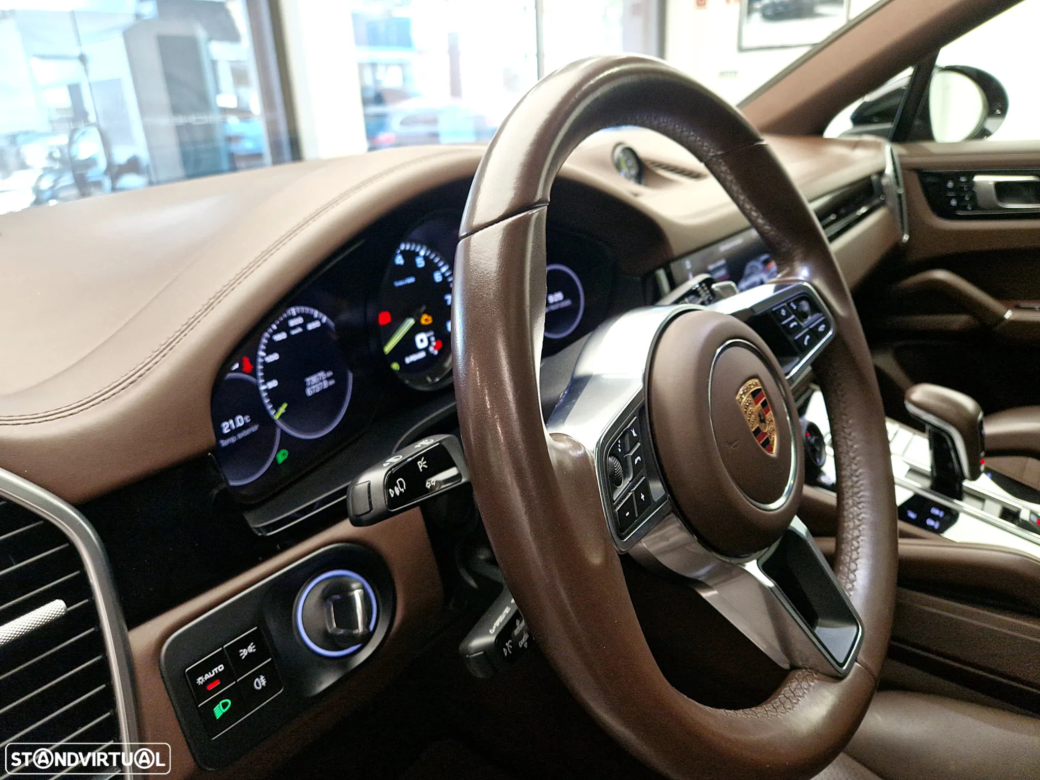 Porsche Cayenne Coupé E-Hybrid - 17