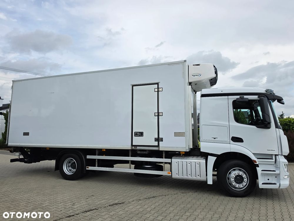 Mercedes-Benz ACTROS 18.32 CHŁODNIA KABINA SYPIALNA SPROWADZONY Z DE SUPER STAN !!! - 4