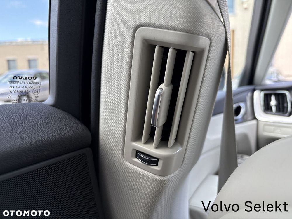Volvo XC 60 - 25