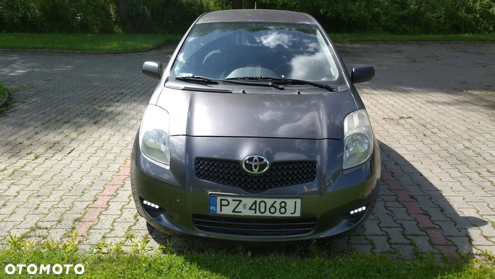Toyota Yaris 1.3 Terra Gold - 11