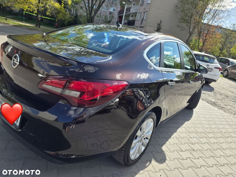 Opel Astra 1.6 - 8