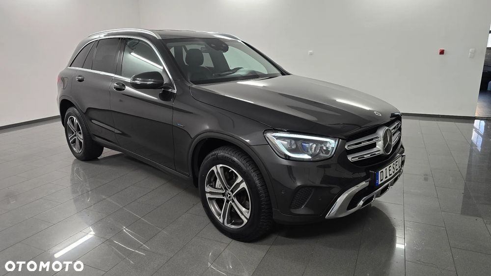 Mercedes-Benz GLC 300 de 4Matic 9G-TRONIC AMG Line Plus - 2