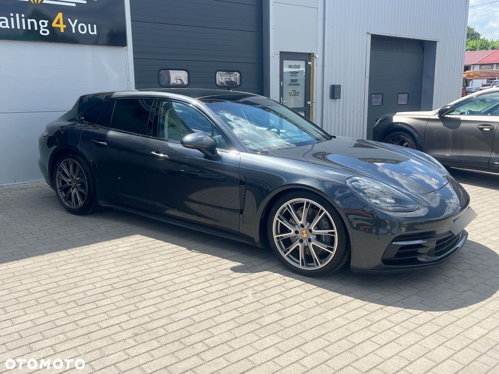 Porsche Panamera 4 Sport Turismo - 3