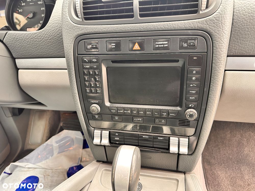 Porsche Cayenne Standard - 14