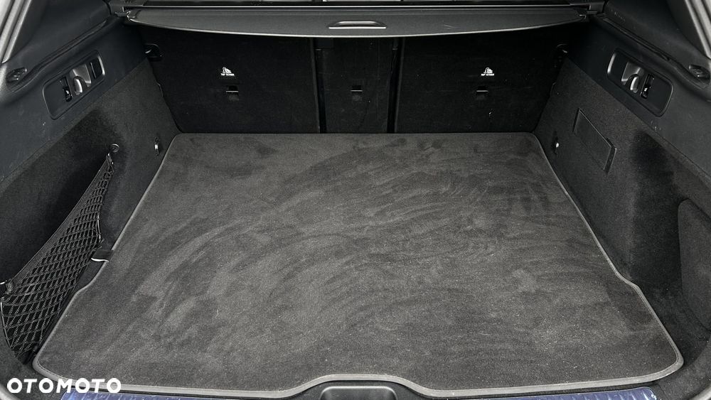 Mercedes-Benz GLC - 32