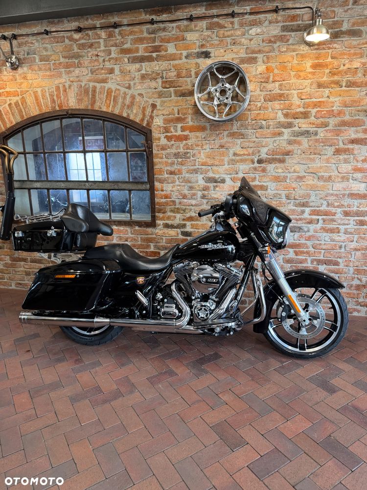 Harley-Davidson Touring Street Glide - 1