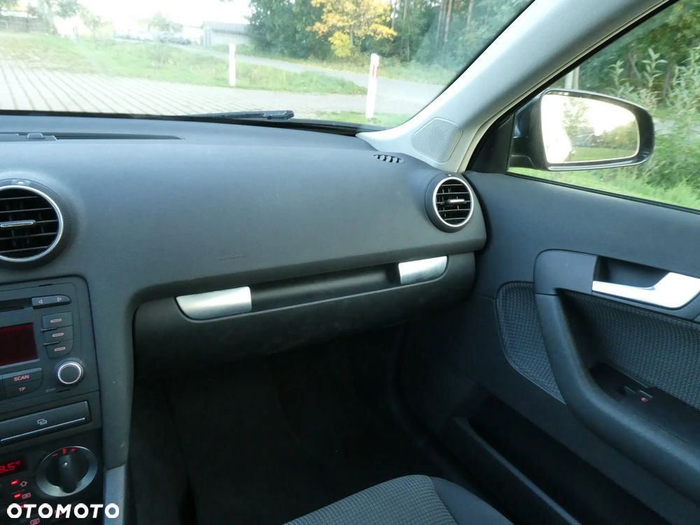 Audi A3 Sportback 1.6 Attraction - 16