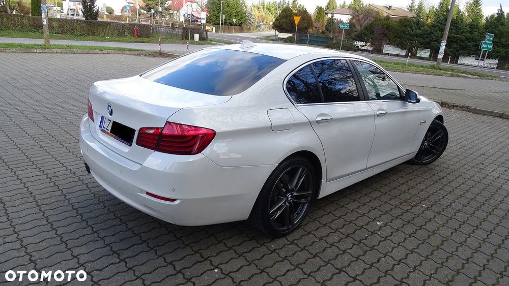BMW Seria 5 520d Sport - 3