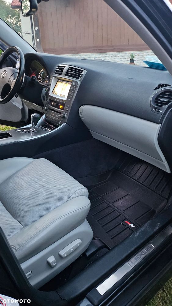 Lexus IS 250 - 12