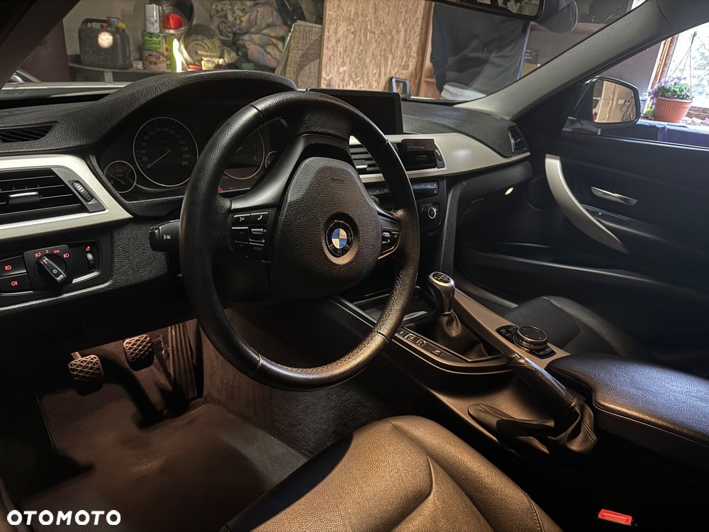 BMW Seria 3 320d - 14