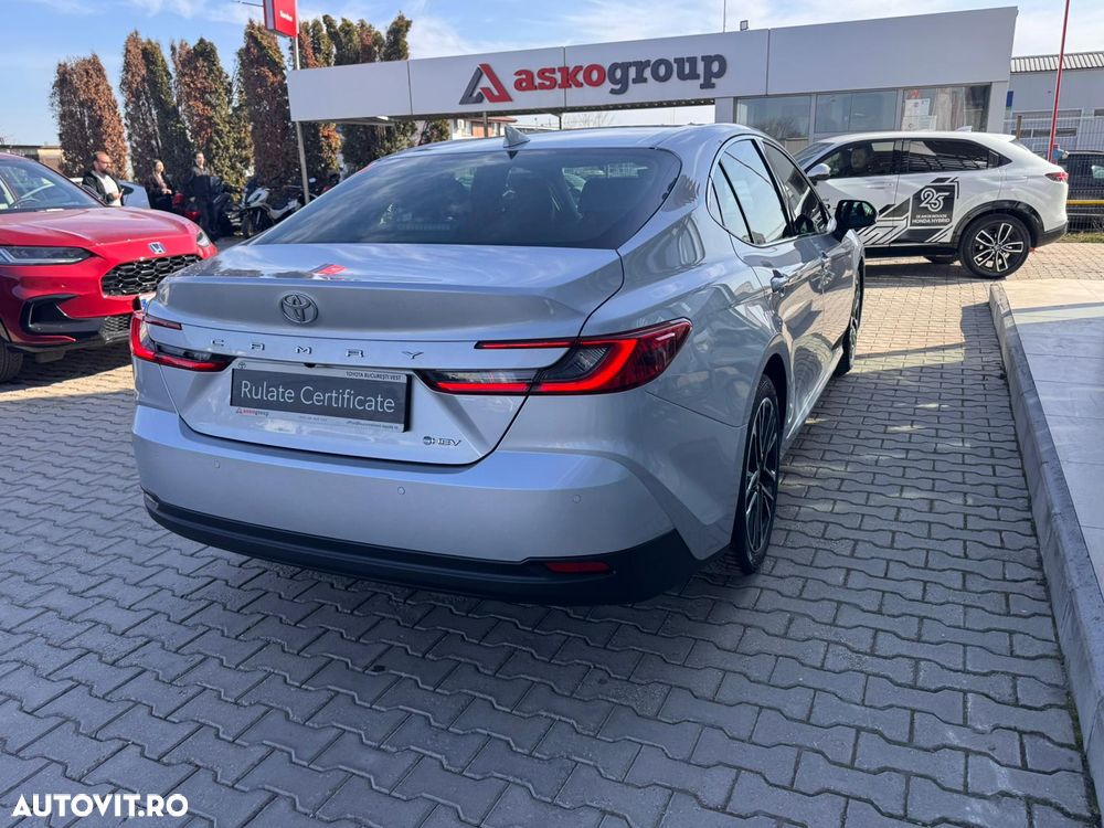 Toyota Camry 2.5 Exclusive - 9