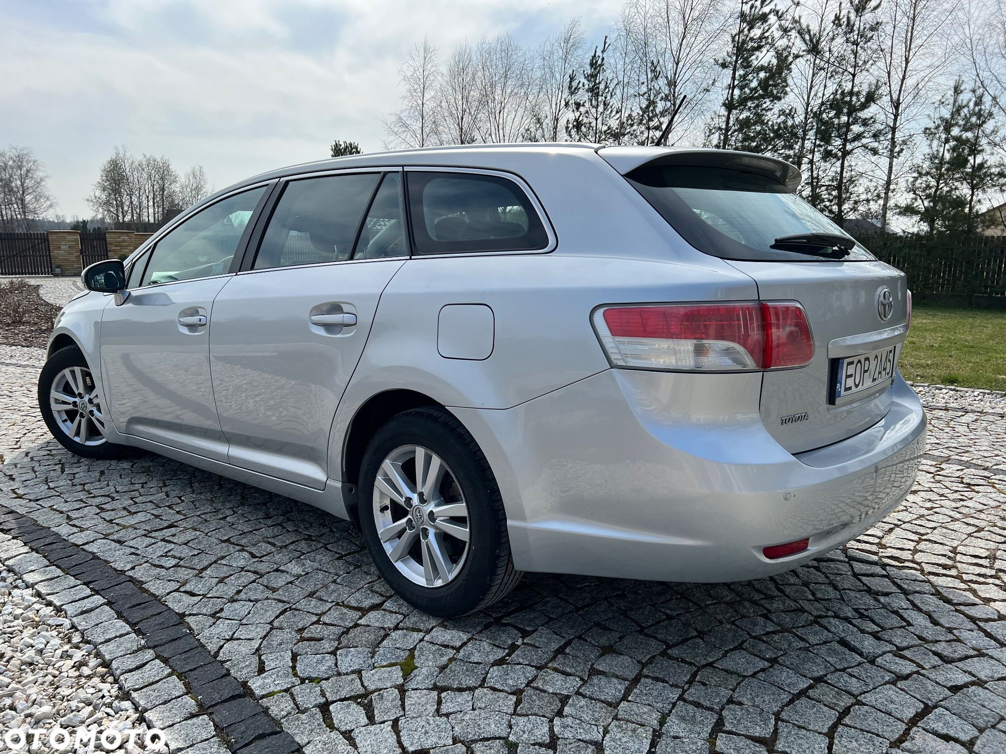 Toyota Avensis 2.0 D-4D Sol - 4