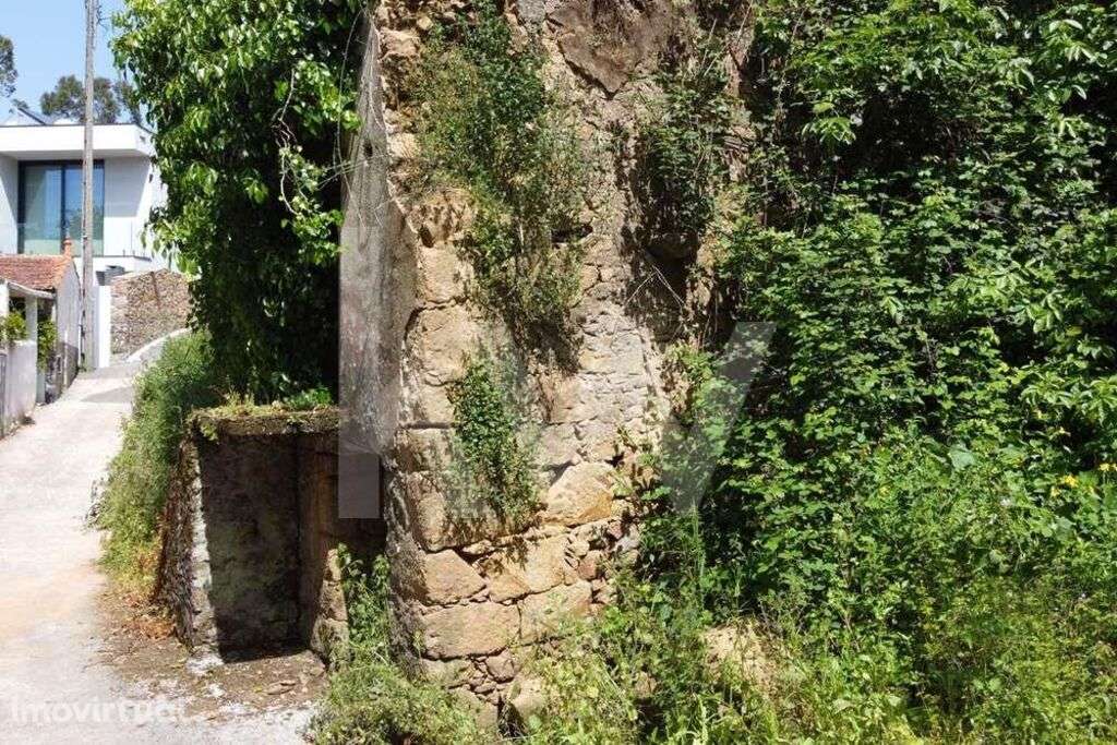 Casa Para Recuperar |Campo do Mouro - Miranda do Corvo - Grande imagem: 2/13