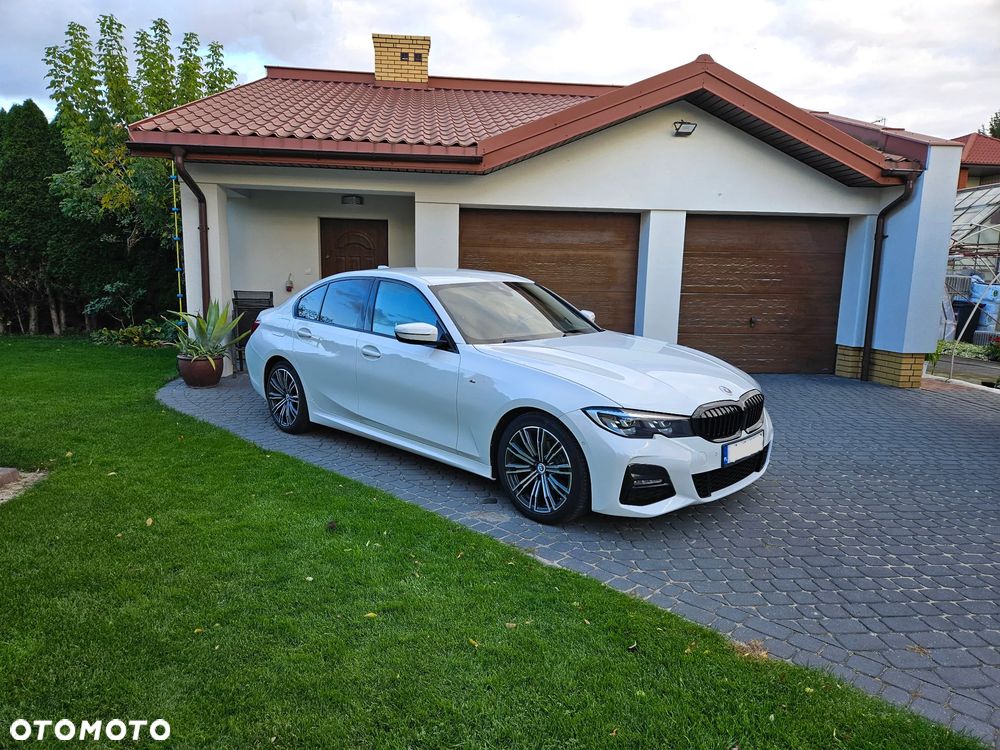 BMW 3 Series 2022 photo 3