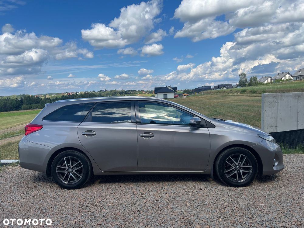 Toyota Auris - 13
