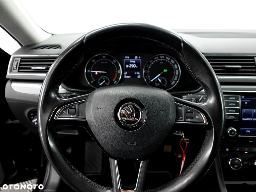 Skoda Superb 2.0 TDI Style DSG - 17